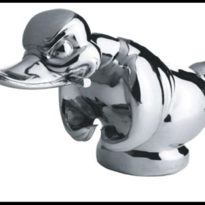 EMBLEMA FIGURA PATO FURIOSO CROMADO CHICO DE RESINA PIEZA